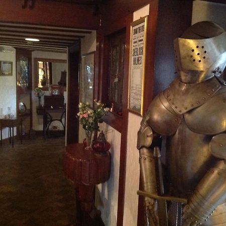 וולברהאמפטון Barons Court Hotel מראה חיצוני תמונה