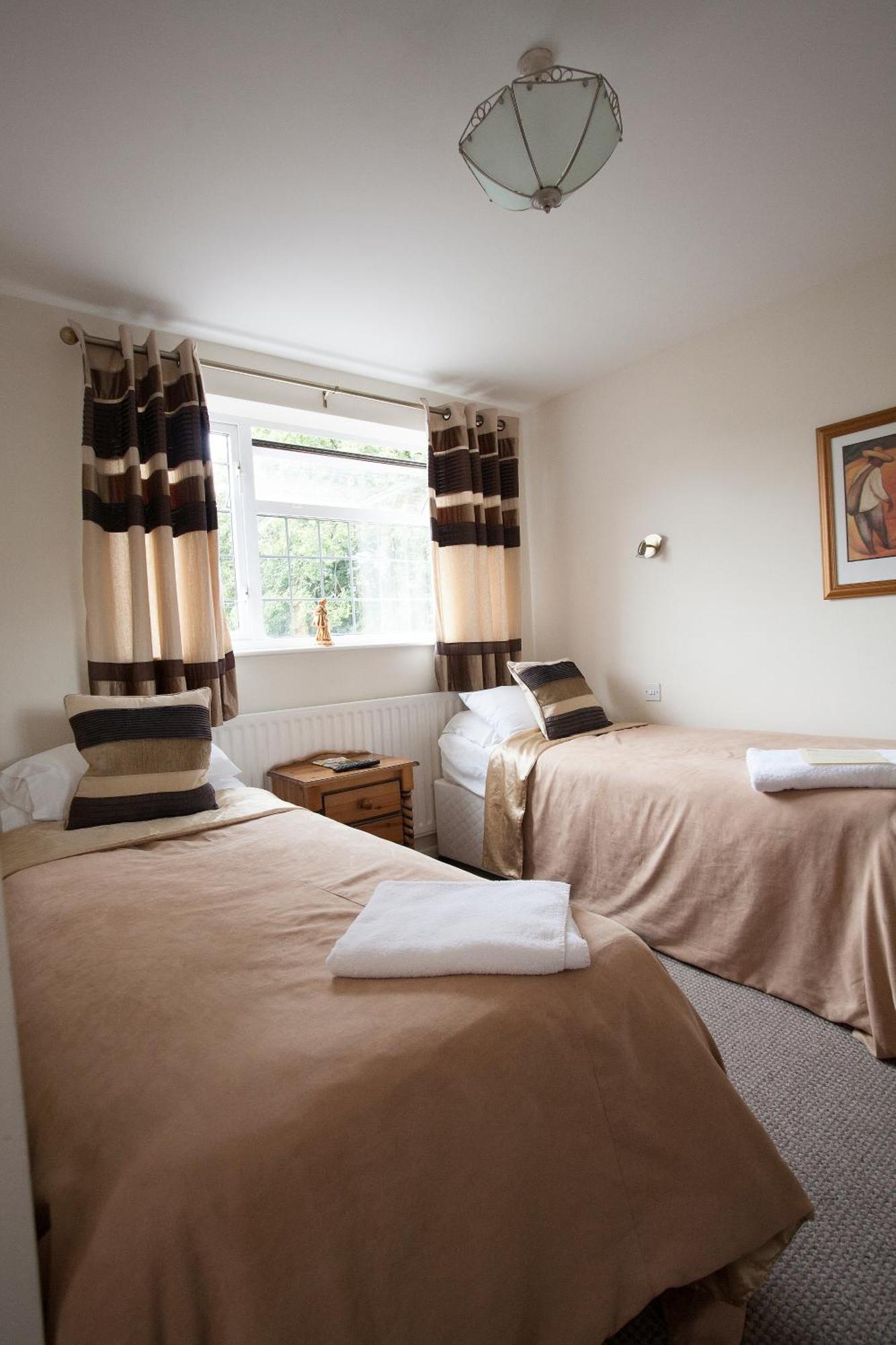וולברהאמפטון Barons Court Hotel מראה חיצוני תמונה