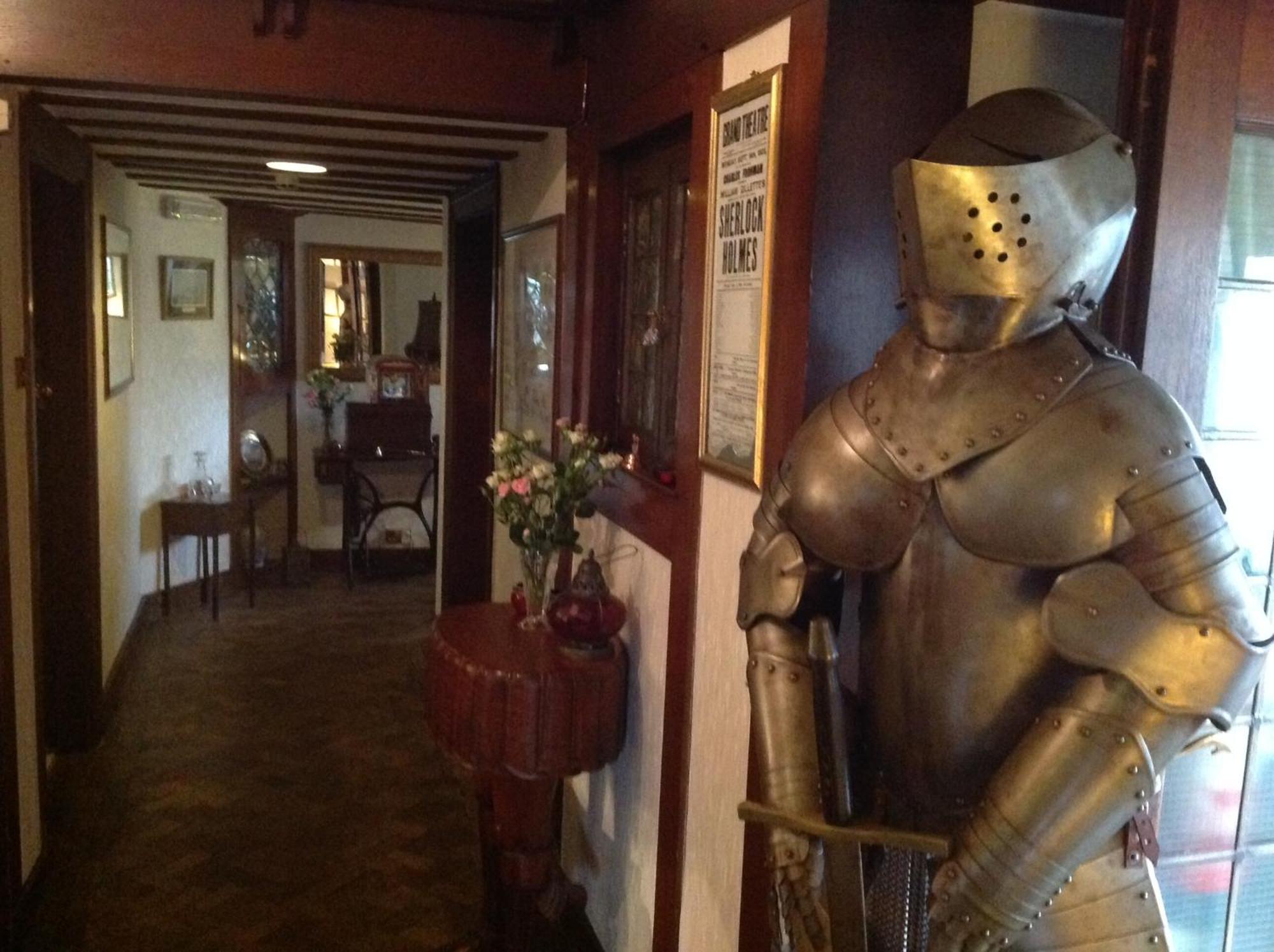 וולברהאמפטון Barons Court Hotel מראה חיצוני תמונה