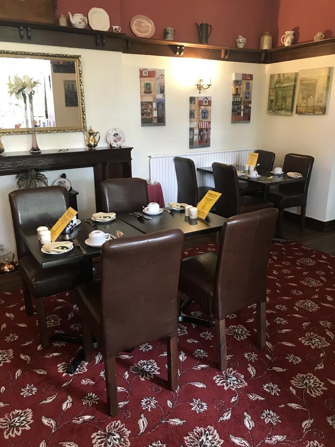 וולברהאמפטון Barons Court Hotel מראה חיצוני תמונה