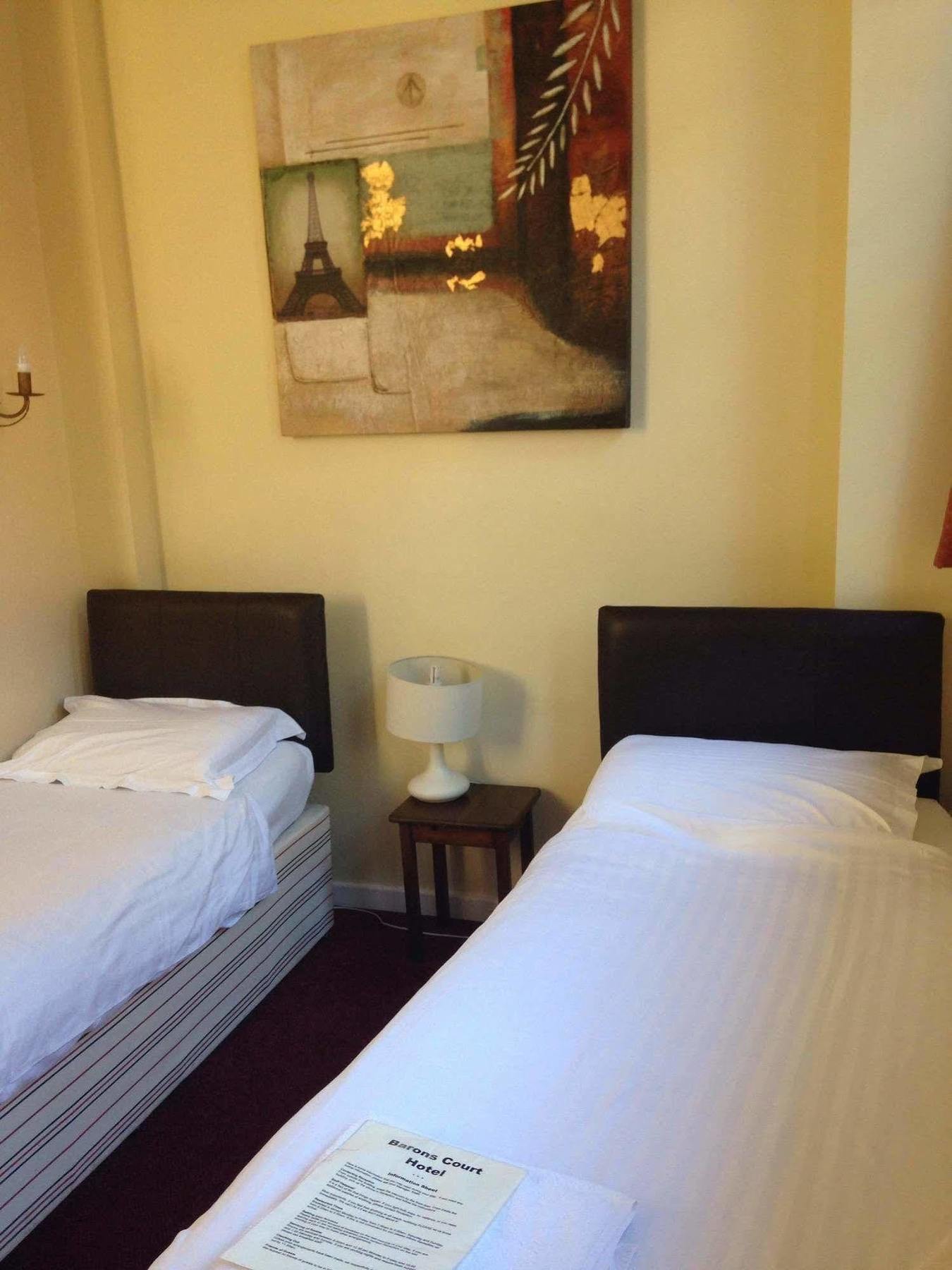 וולברהאמפטון Barons Court Hotel מראה חיצוני תמונה